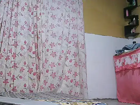 Micha_LustyLuxe Adlı Modelin Canlı XXX Sohbeti