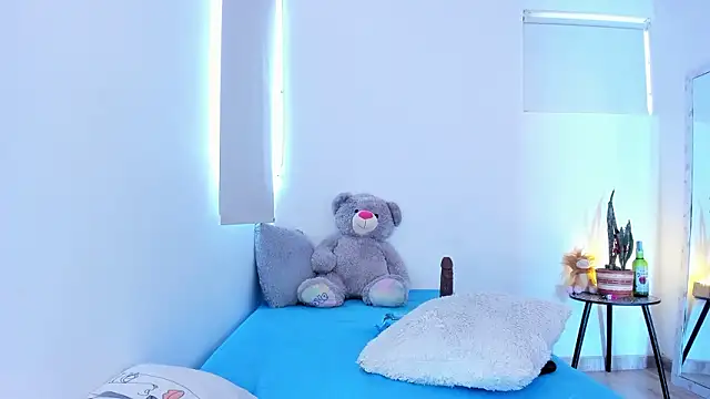 iriss_25 Adlı Modelin Canlı XXX Sohbeti