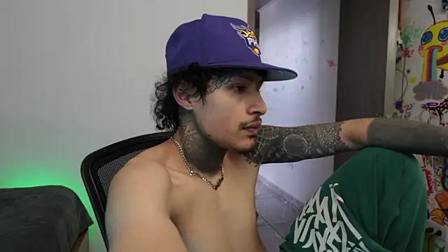 trieone 라이브 XXX 채팅