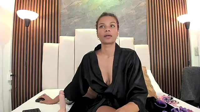 catiusca_reyes_03's Live XXX Chat