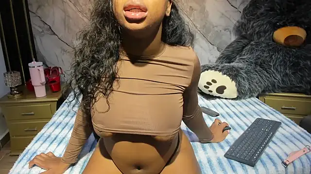 Niyirey1 Chat XXX in diretta