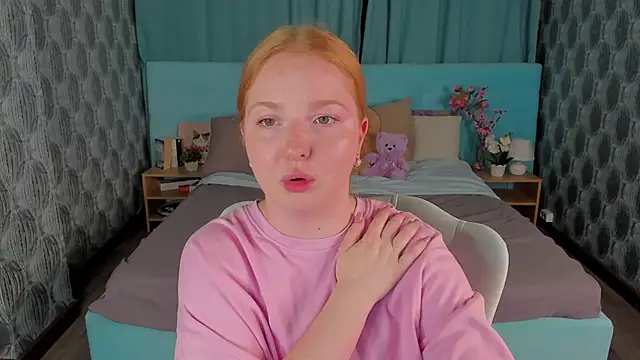 Jinny_Ginger: διαδικτυακό σόου στην κάμερα