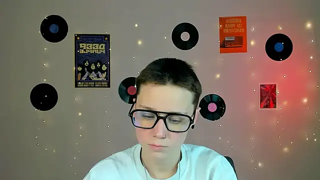 emi_fade Live XXX Chat