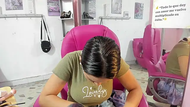 CAMILA--REYのライブXXXチャット