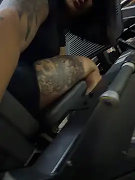 Nattasha_Brown élő XXX-chatje