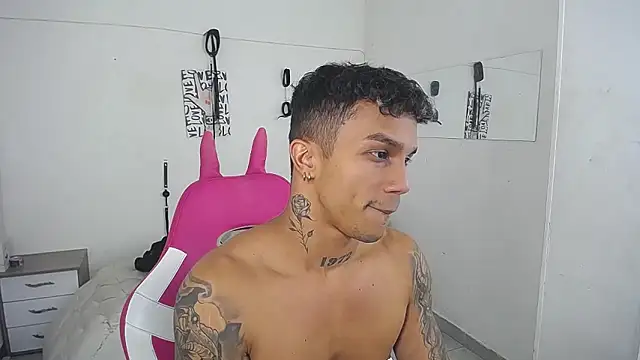 Živý XXX chat Leonard_Price