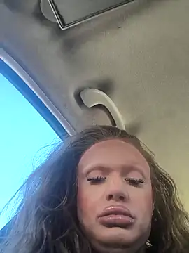 ImCarolinaCutiexxx webkamerás műsora