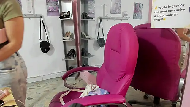 CAMILA--REY live XXX chat