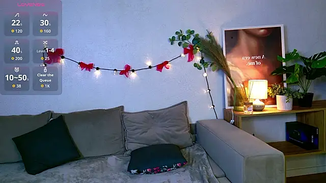 FieryPolly live XXX chat