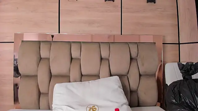 karol_lewiss Chat XXX live