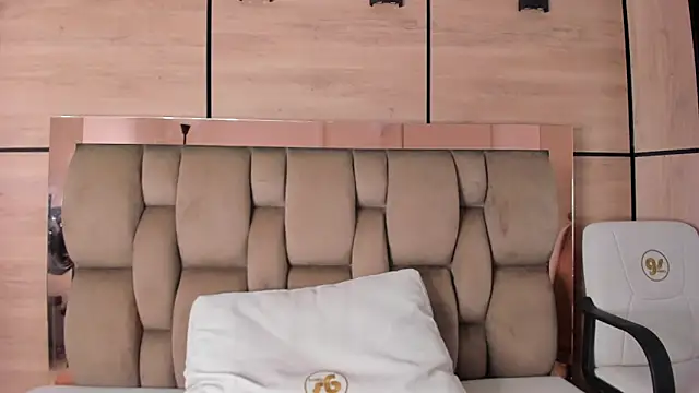 karol_lewiss Adlı Modelin Canlı XXX Sohbeti