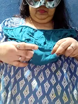 tamilthanushri Live XXX-Chat