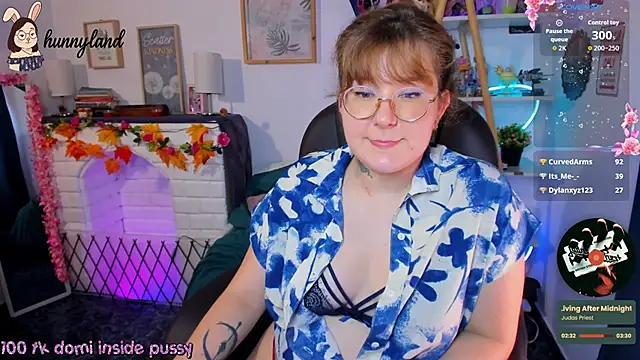 HunnyyLove Live XXX Chat