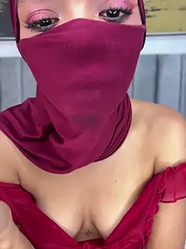 _Tariq: διαδικτυακό σόου στην κάμερα