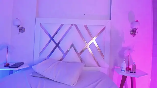 Онлайн чат XXX KattEngel