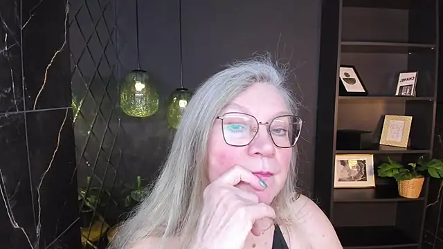 NataliMellow Adlı Modelin Canlı XXX Sohbeti