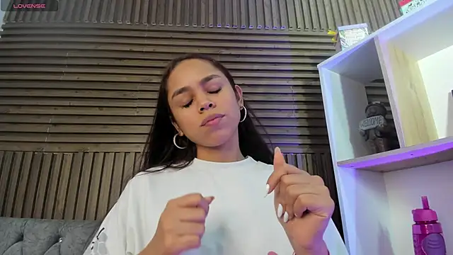 CarolineFyre's Webcam Show