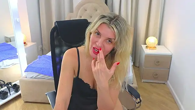 M_I_A_M_I_A Chat XXX live