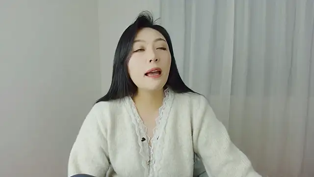 Cxin-- élő XXX-chatje