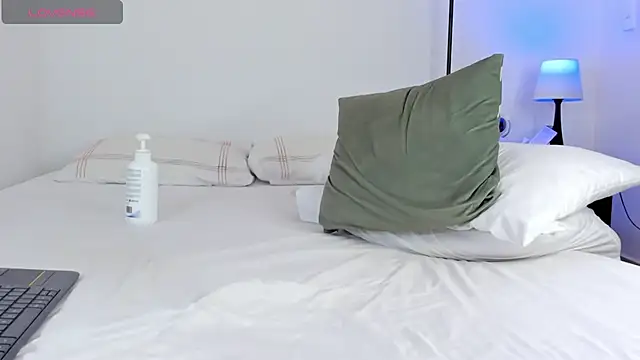 mike_tylor01 élő XXX-chatje