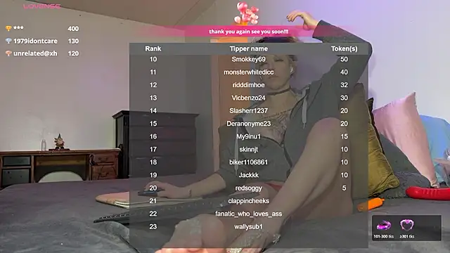 fuckingTITSmagee élő XXX-chatje