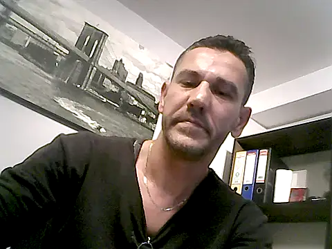 mastercharisma35: απευθείας συνομιλία ΧΧΧ