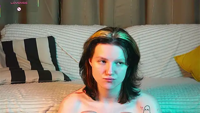 LatinaHugueninn Live XXX chat