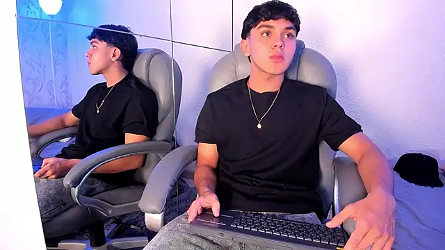 _TaylorBlack élő XXX-chatje