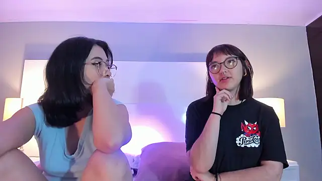 Violett_Prince1: διαδικτυακό σόου στην κάμερα