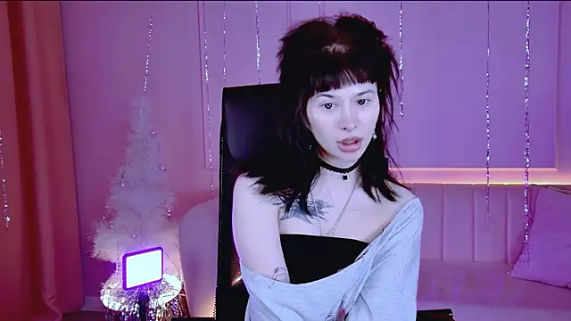 Živý XXX chat HollyDennis