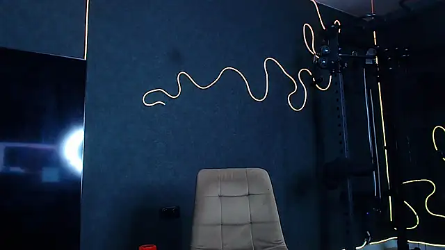 muscularjohnforuX élő XXX-chatje