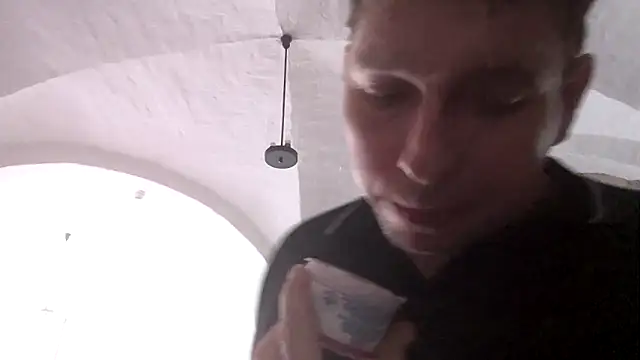 lecksklavehard élő XXX-chatje