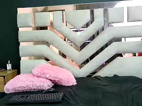 แชท XXX สดของ karolain_thomson