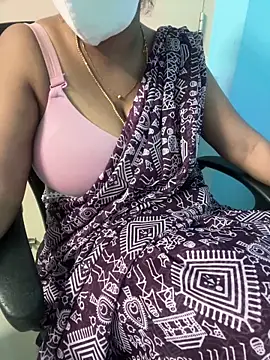 monal_95 在線直播表演