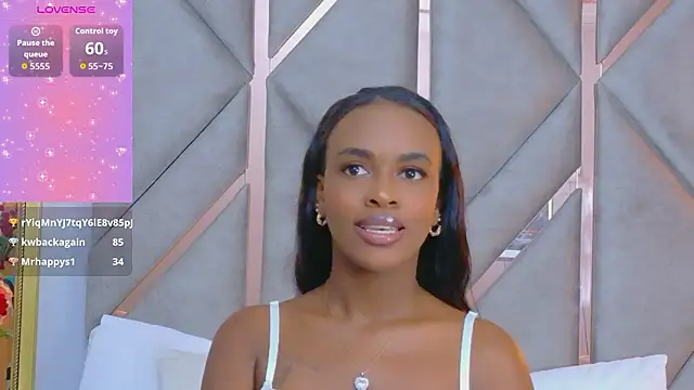 Chat XXX en directo de Sally-Noa