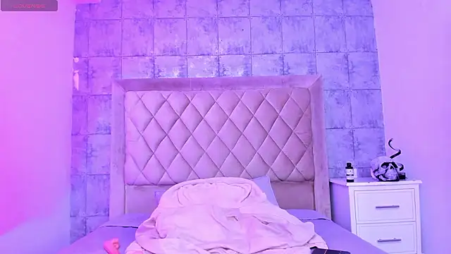 CleoFoxx_ Show in webcam