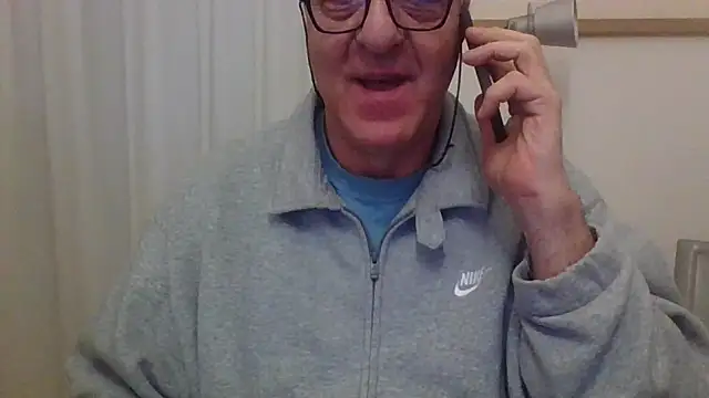 ANONIMO7735 Show in webcam