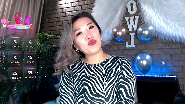 nicky_owl live XXX chat