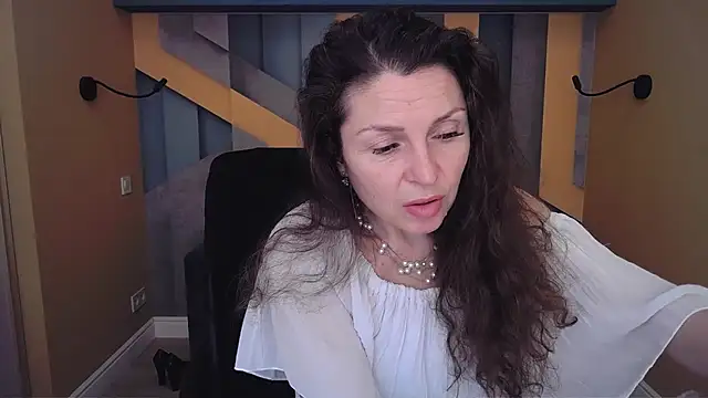 Chatroom XXX en direct de EllaLong