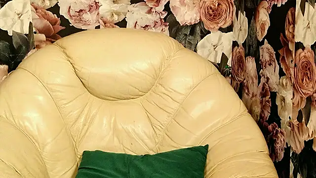 Онлайн чат XXX NASSYMIA03