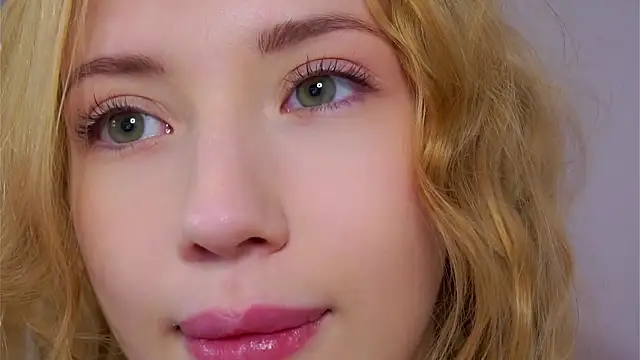 SunnivaCovil Adlı Modelin Canlı XXX Sohbeti