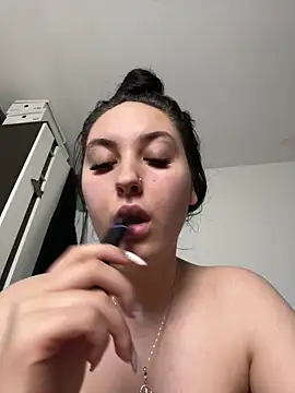 Chat +18 de Lucy_doll22 ao vivo