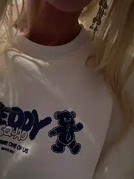 Онлайн чат XXX lilly_cherry69