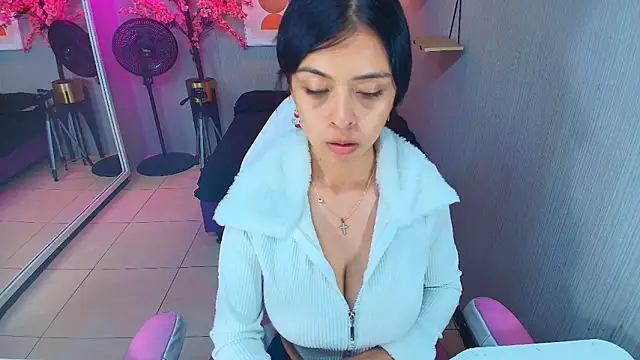 Emily_osman Live XXX-Chat