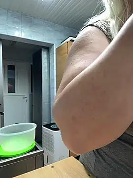 Chat +18 de SabinaSweety ao vivo