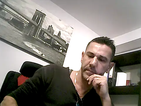 mastercharisma35 – Live XXX-chat