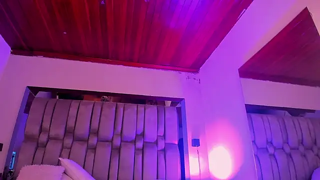 NikkySmiith's Live XXX Chat