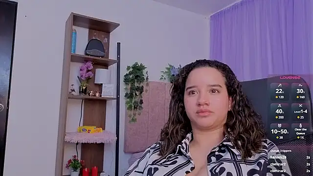 Онлайн чат XXX emilyrouxe