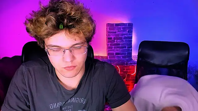 lucas_long_ Adlı Modelin Canlı XXX Sohbeti