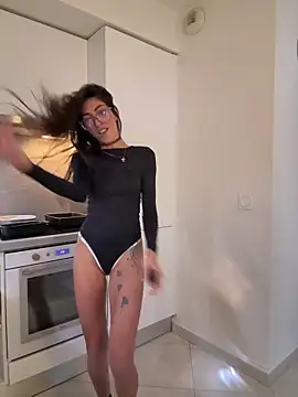 Chatroom XXX en direct de Amani_thewolf